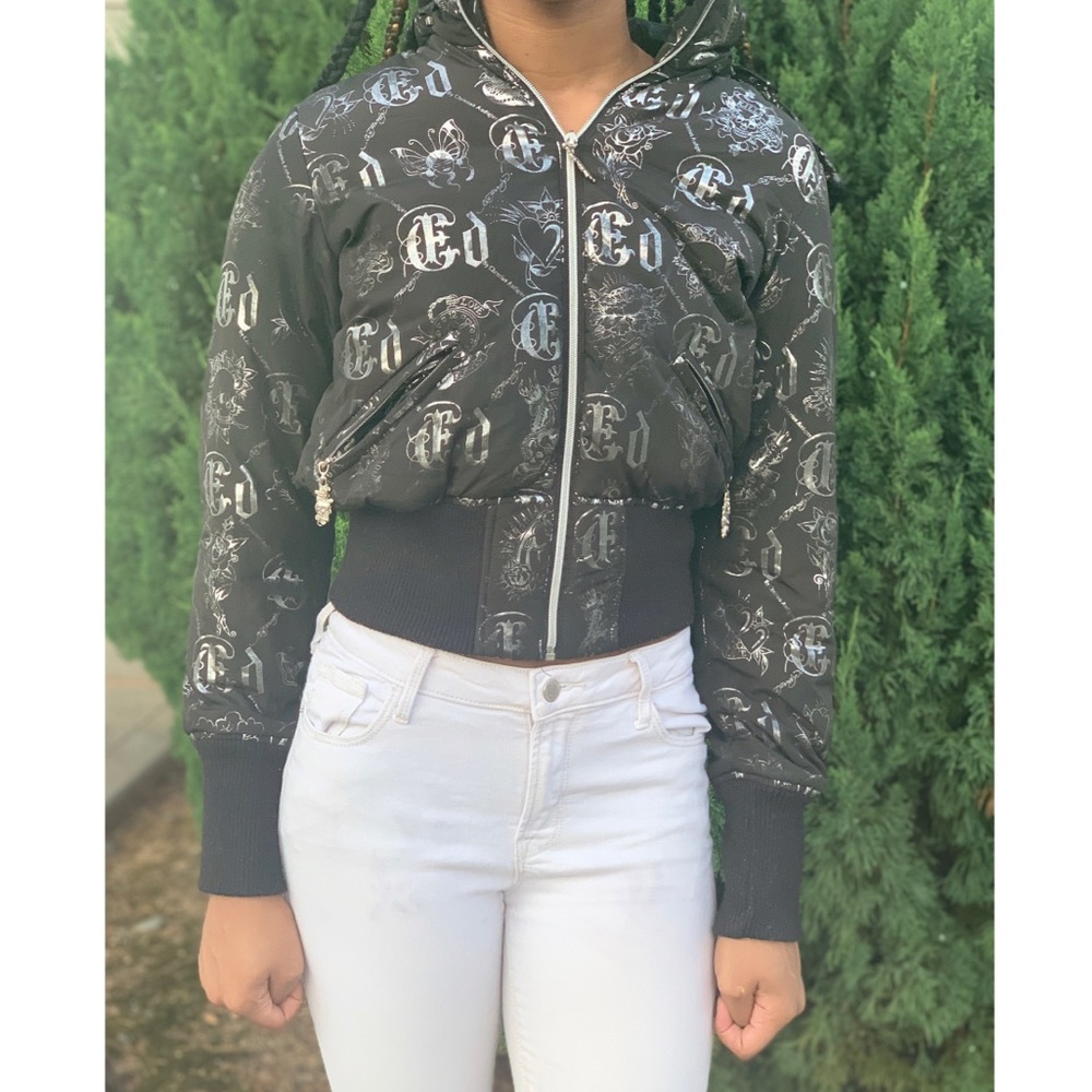 Women’s black & Metallic Silver puffer Coat - Picture 2 of 4